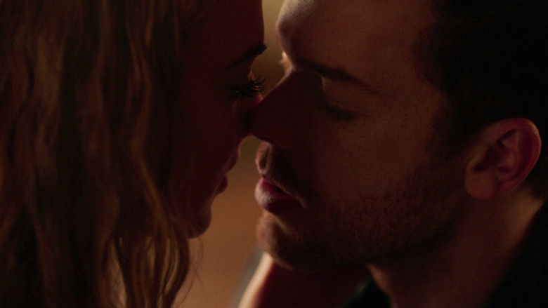 Shattered 2022 streaming vf. флирт с дьяволом 2022 постер. в постели с дьяволом 2022г. Shattered 2022 streaming vf. Shattered 2022 обложка.