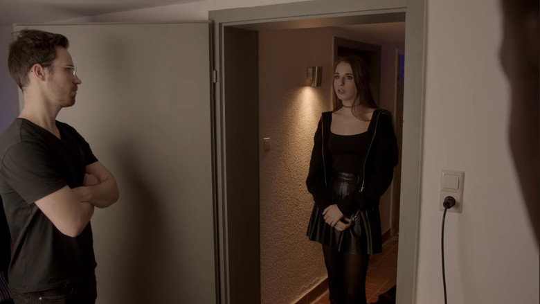 Image d'arrière-plan 6 du film 2025: The World Enslaved by a Virus