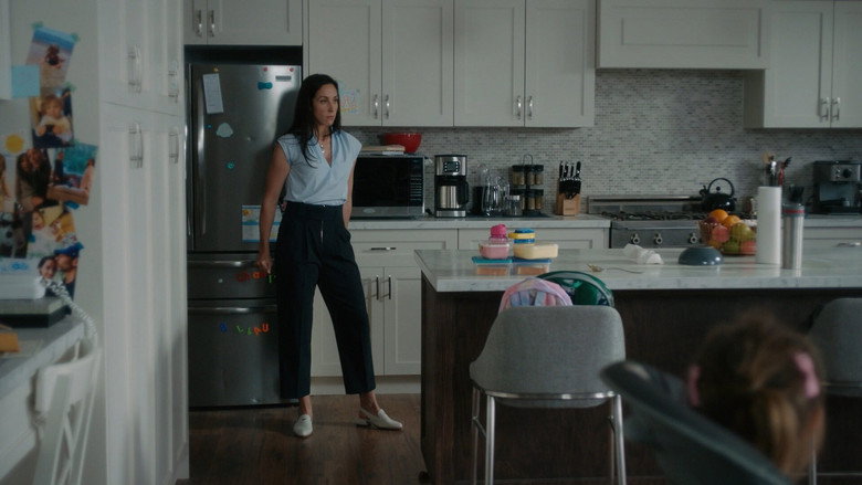Workin' Moms S06E02 — Warm Lunch episode still