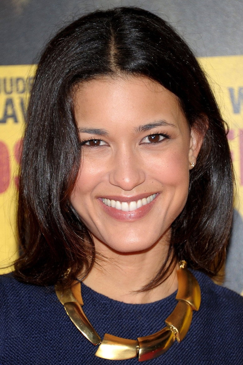 Julia Jones photo