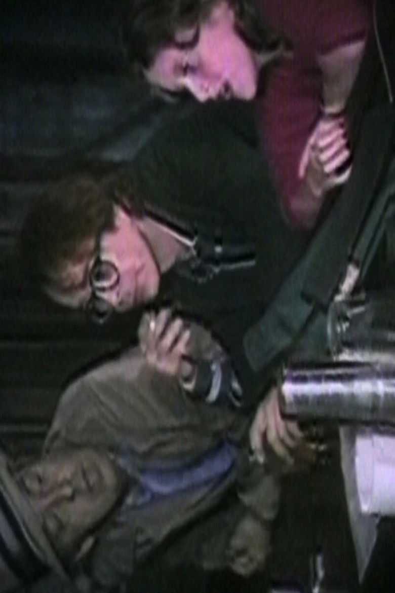 Imatge de Coupla White Faggots Sitting Around Talking