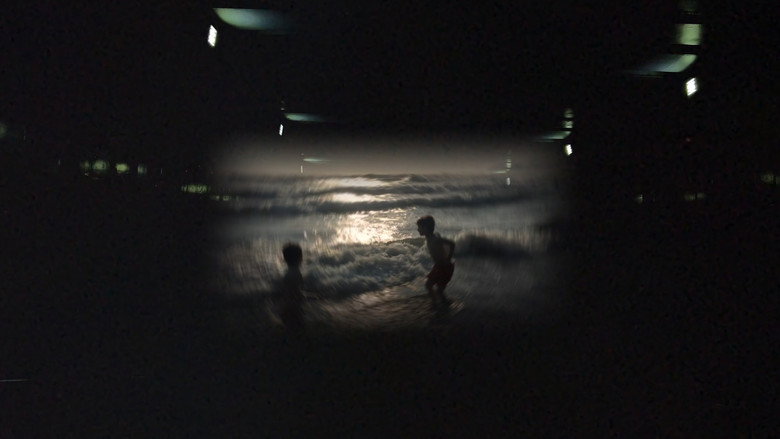 Frame from Recuerdos de fragmentos suspendidos