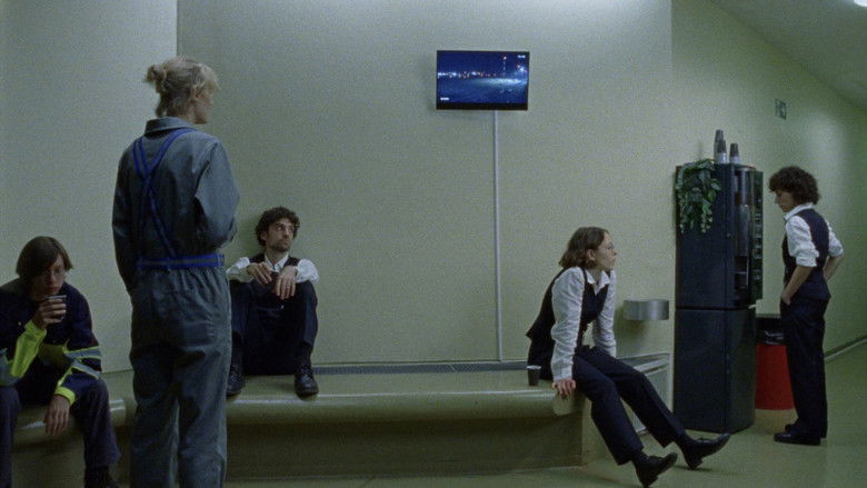 Image d'arrière-plan 1 du film Last Call Blue