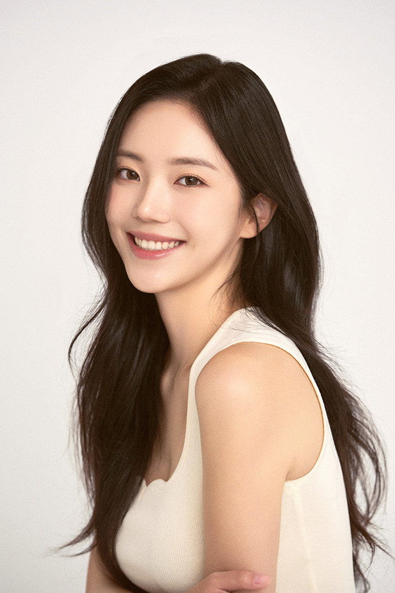 Yun Ha-jeong photo