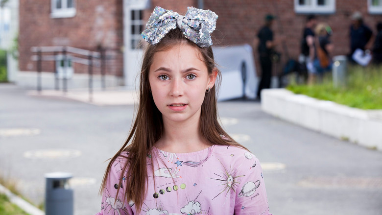 Still image for The Class season 1 episode 46: Embarrassing pictures Still image for The Class season 1 episode 46: Embarrassing pictures