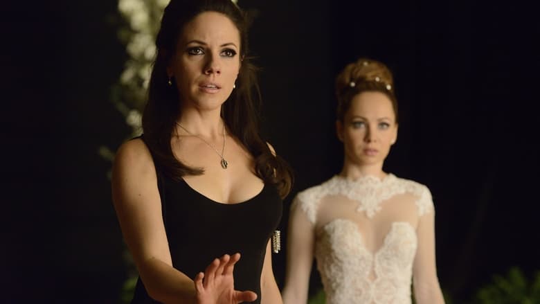 Still from Lost Girl - ซีซัน 5 ตอน 1