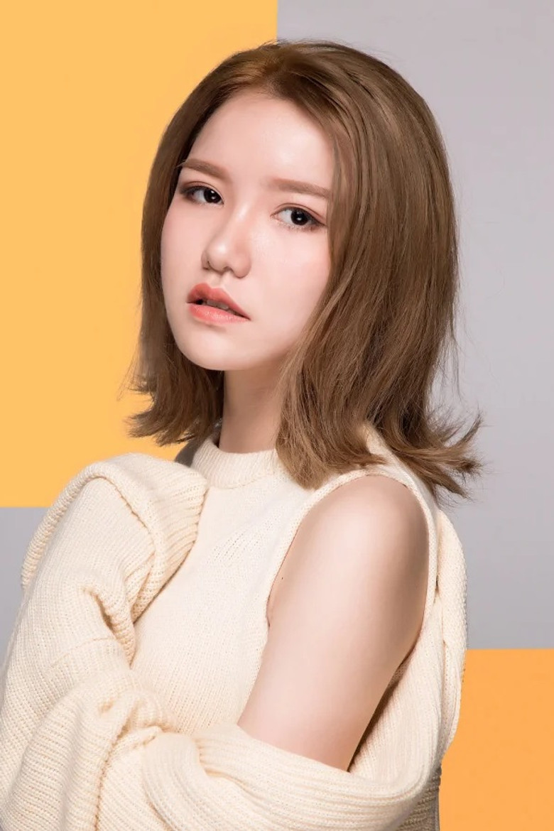 Хэ Цзы Лин portrait image