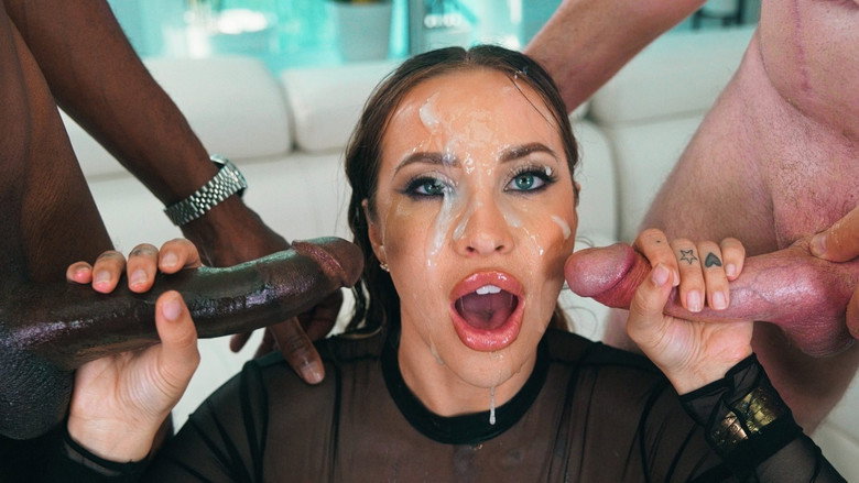 Fons de Cum on My Face Collection
