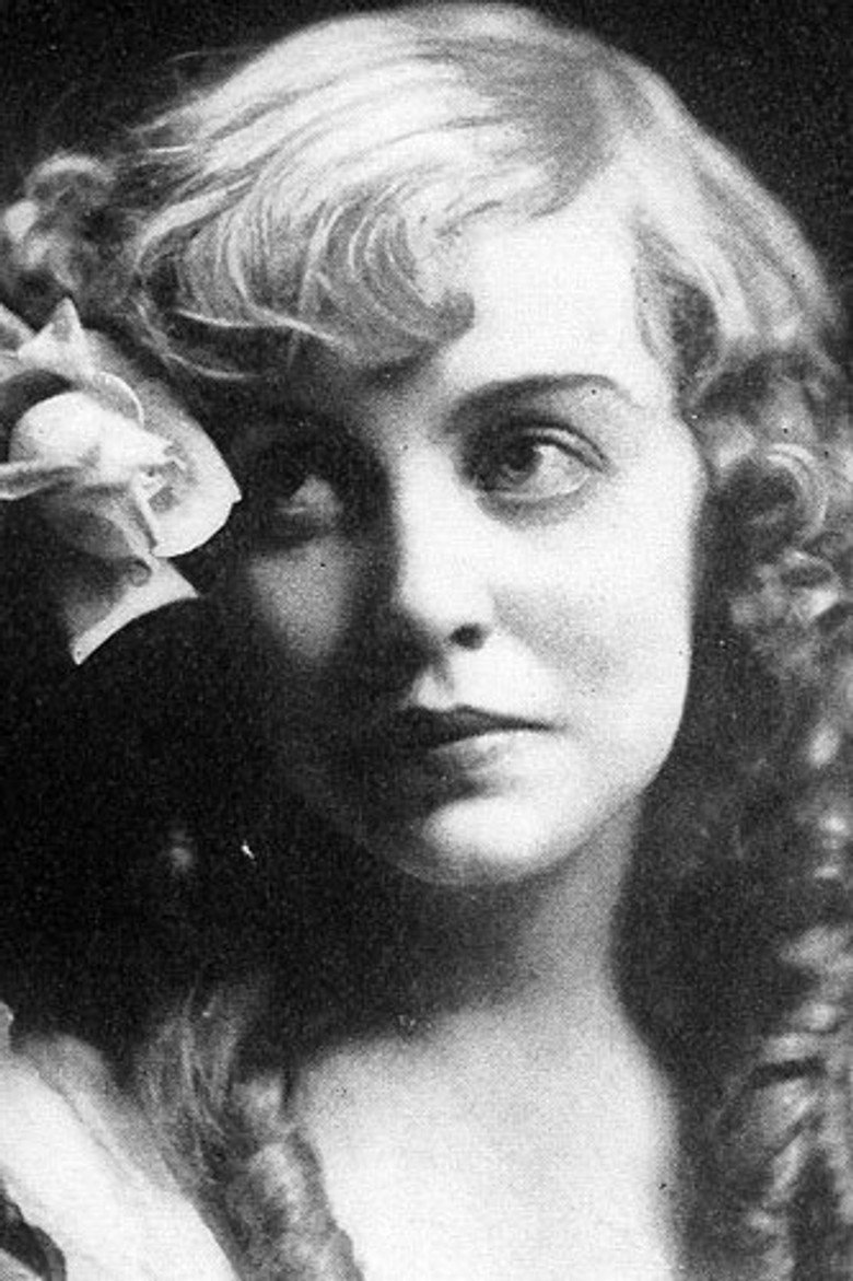 Violet MacMillan photo 2