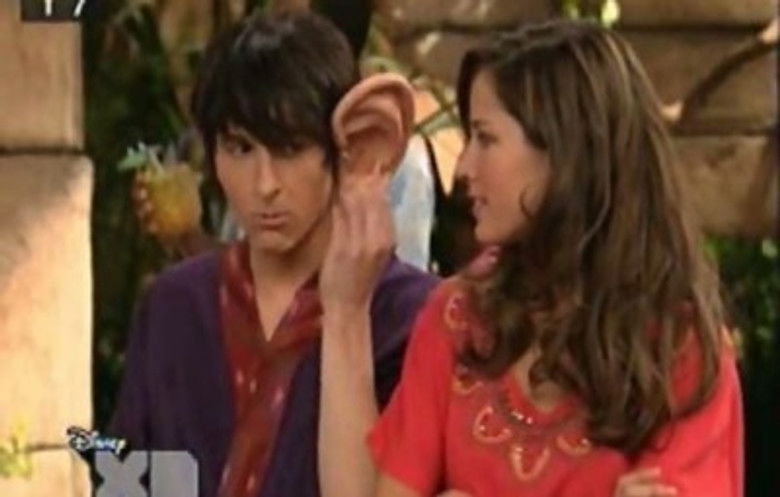 Still image for Pair of Kings season 1 episode 15: The Bite Stuff