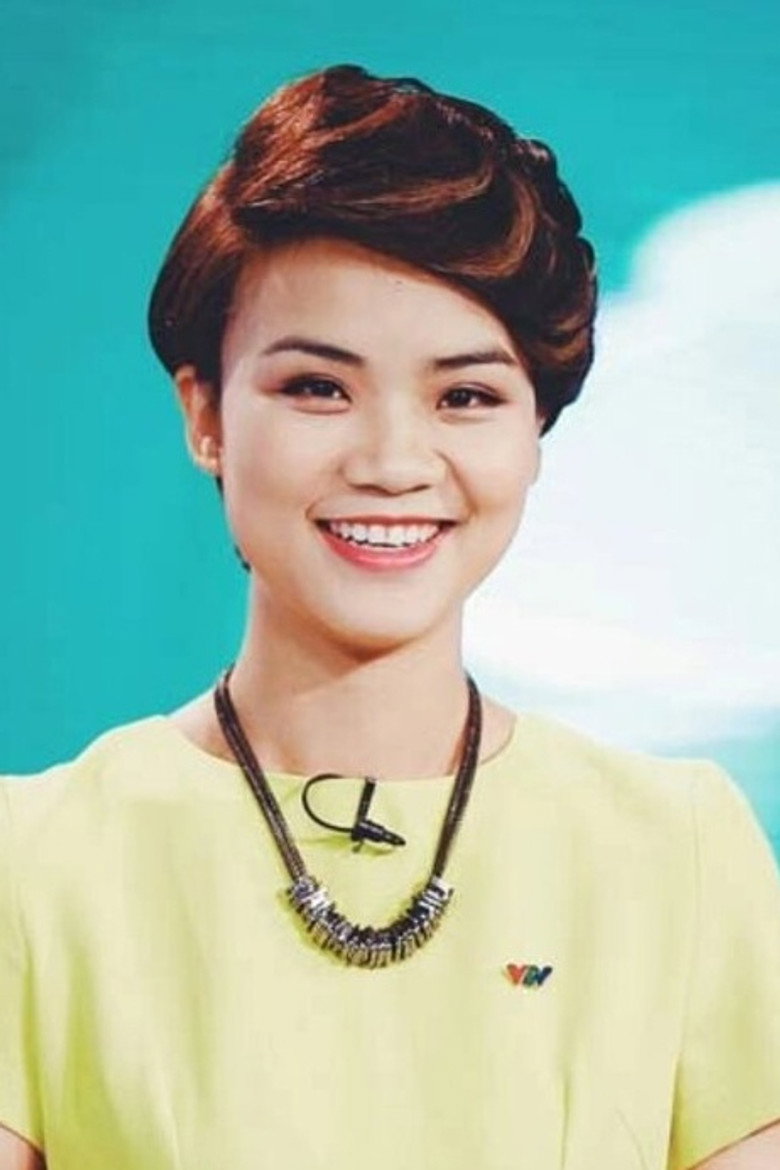Thuỳ Dung portrait