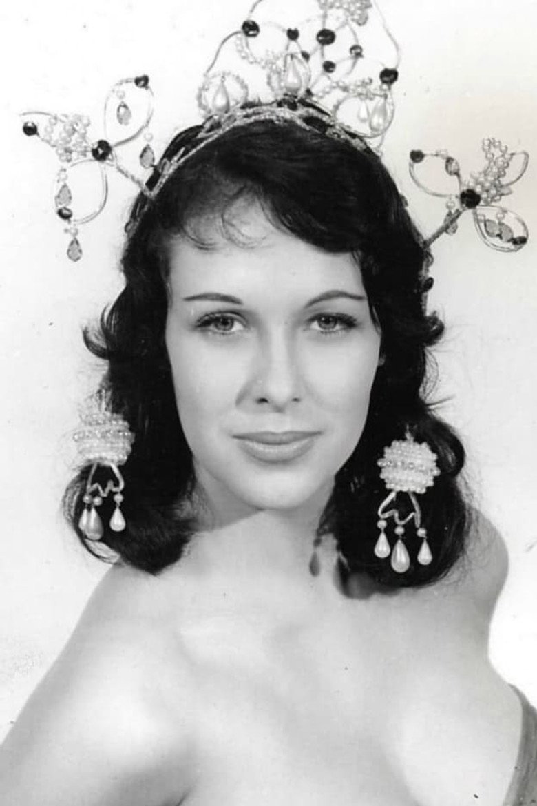 Marie Devereux photo 6