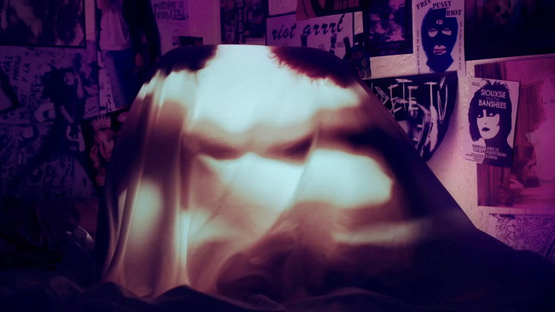 Still from Violetas
