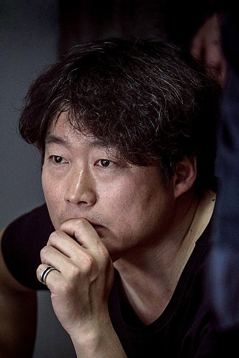 Lee Jeong-beom photo 2