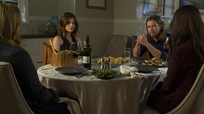 Still from Малки сладки лъжкини - Сезон 7 Епизод 7