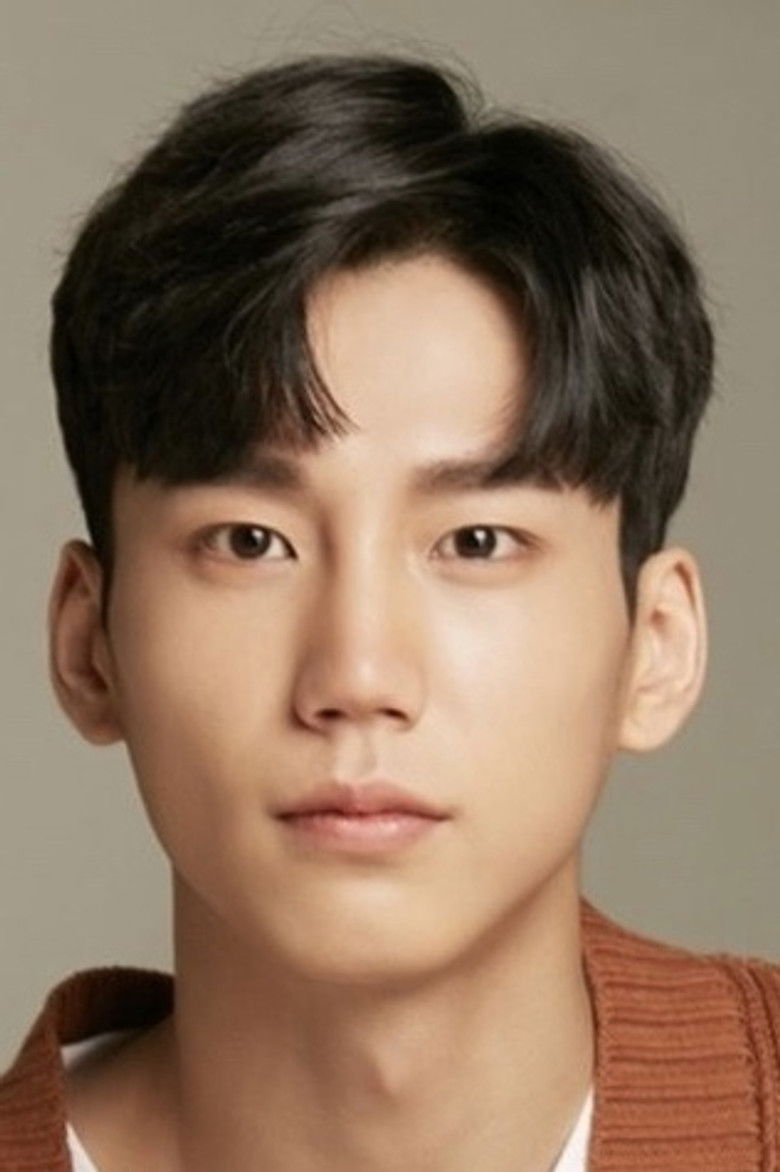 Lee Joon-Kyung portrait image