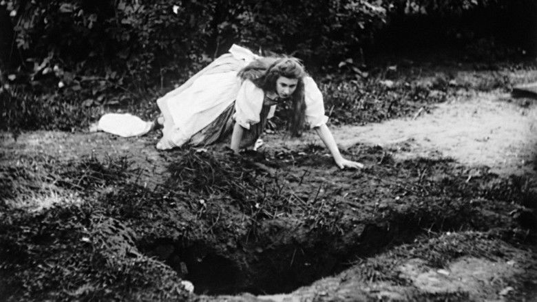 Image d'arrière-plan 3 du film Alice au pays des merveilles