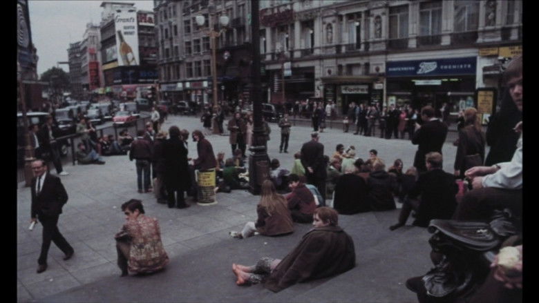 Image d'arrière-plan 1 du film Les Teenagers