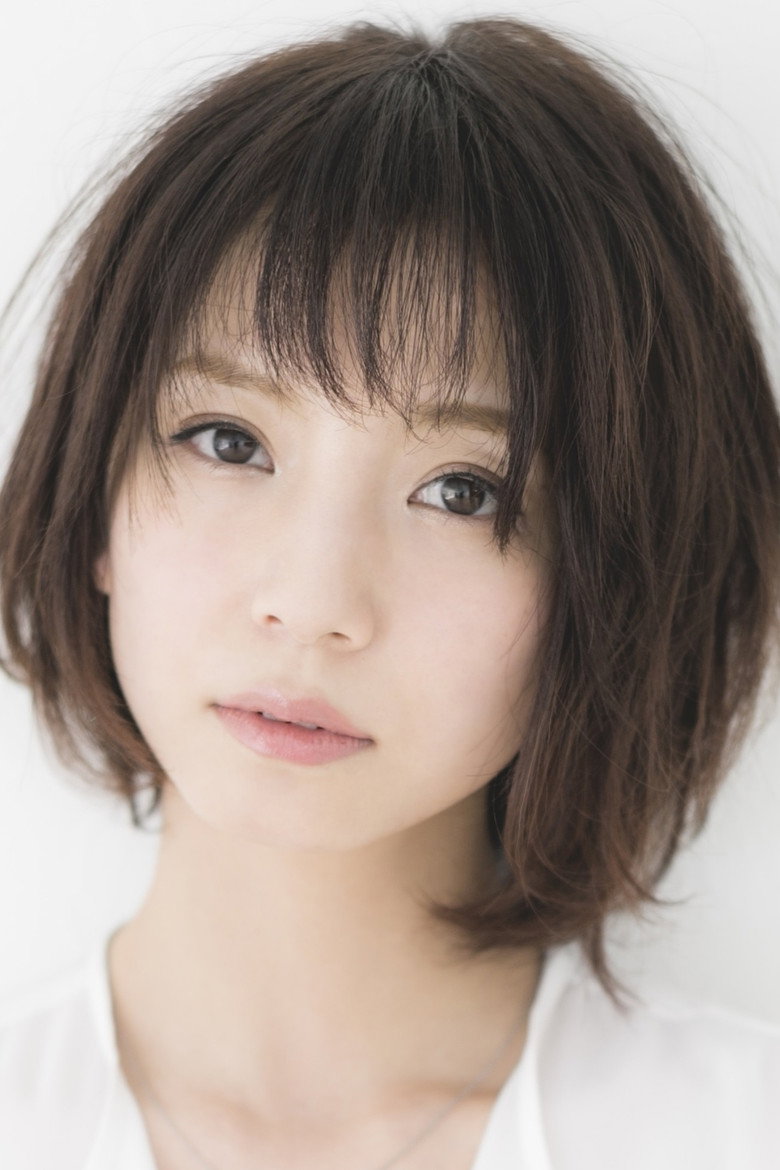Mari Iriki photo 2
