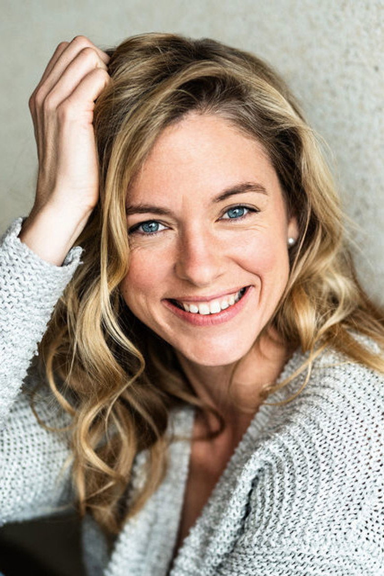 Nadine Petry photo 2