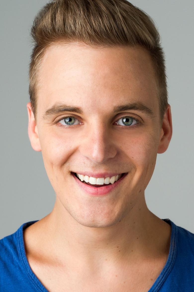 Oliver Bell photo 2