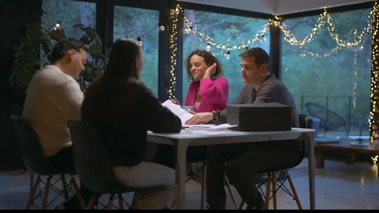 Still from Ce Qui Nous Tient Debout