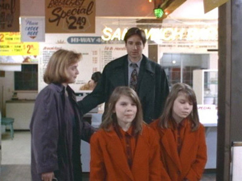 The X-Files S01E11 — Eve episode still