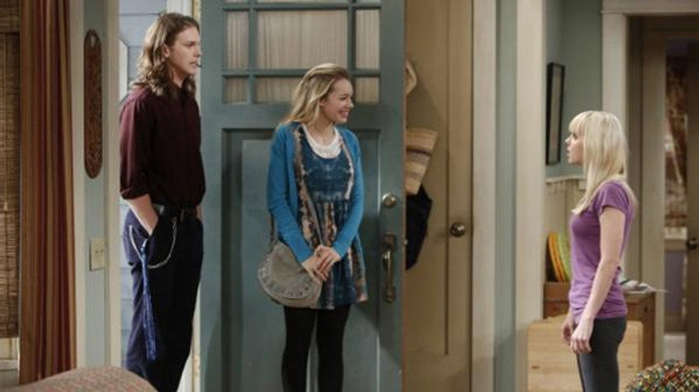 Mom S01E10 — Belgian Waffles and Bathroom Privileges episode still