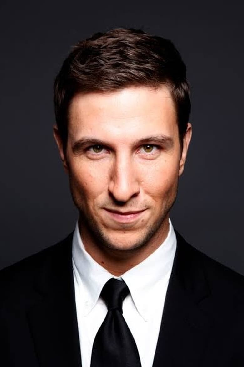 Pablo Schreiber headshot