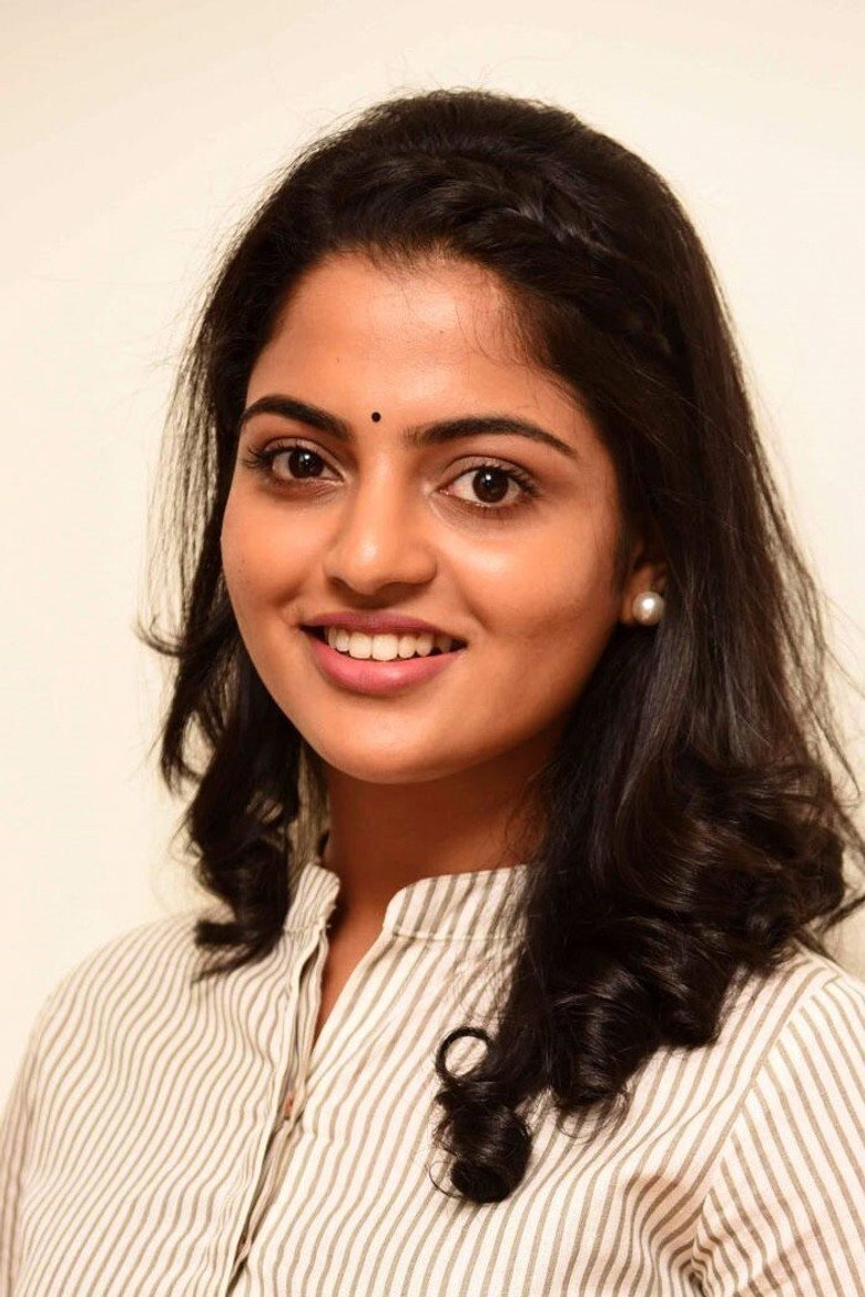 Nikhila Vimal photo