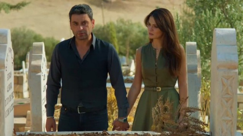 Still from Uzak Şehir - ซีซัน 2 ตอน 1