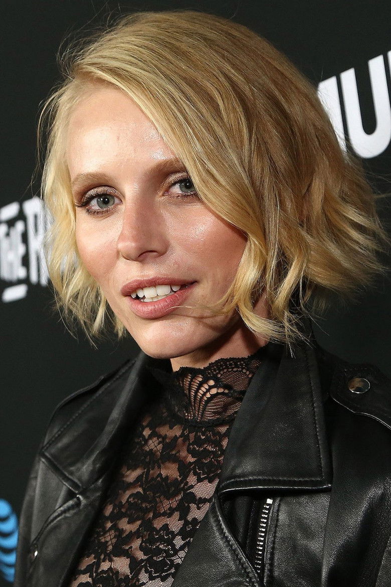 Lauren Wasser portrait image