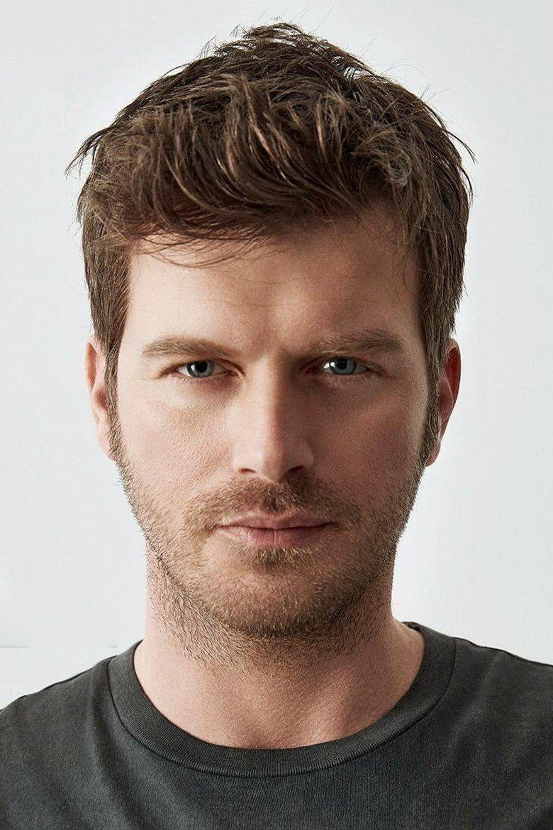 Kıvanç Tatlıtuğ photo