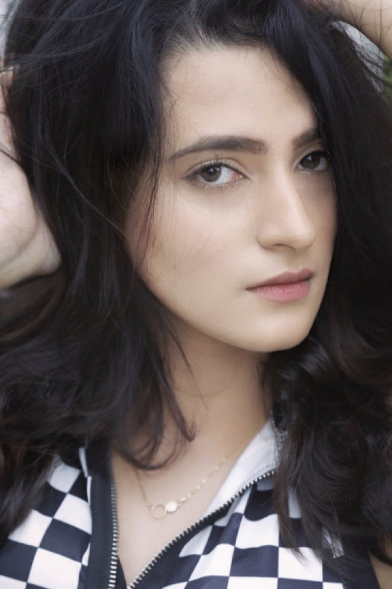 Ayesha Kapoor photo 2