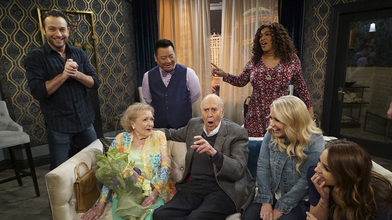 Still from Young & Hungry - Season 5 Episode 8