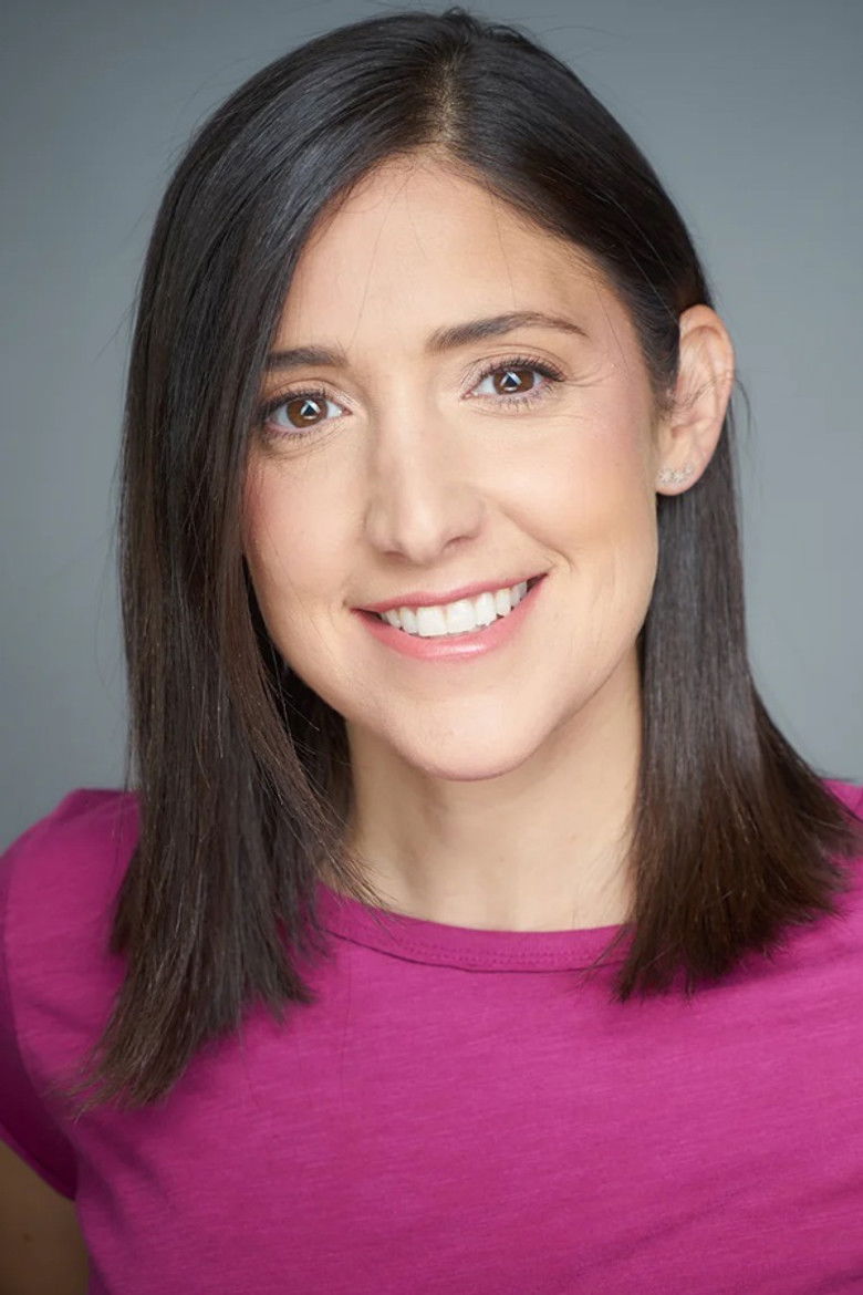 Lindsay Ravage portrait image