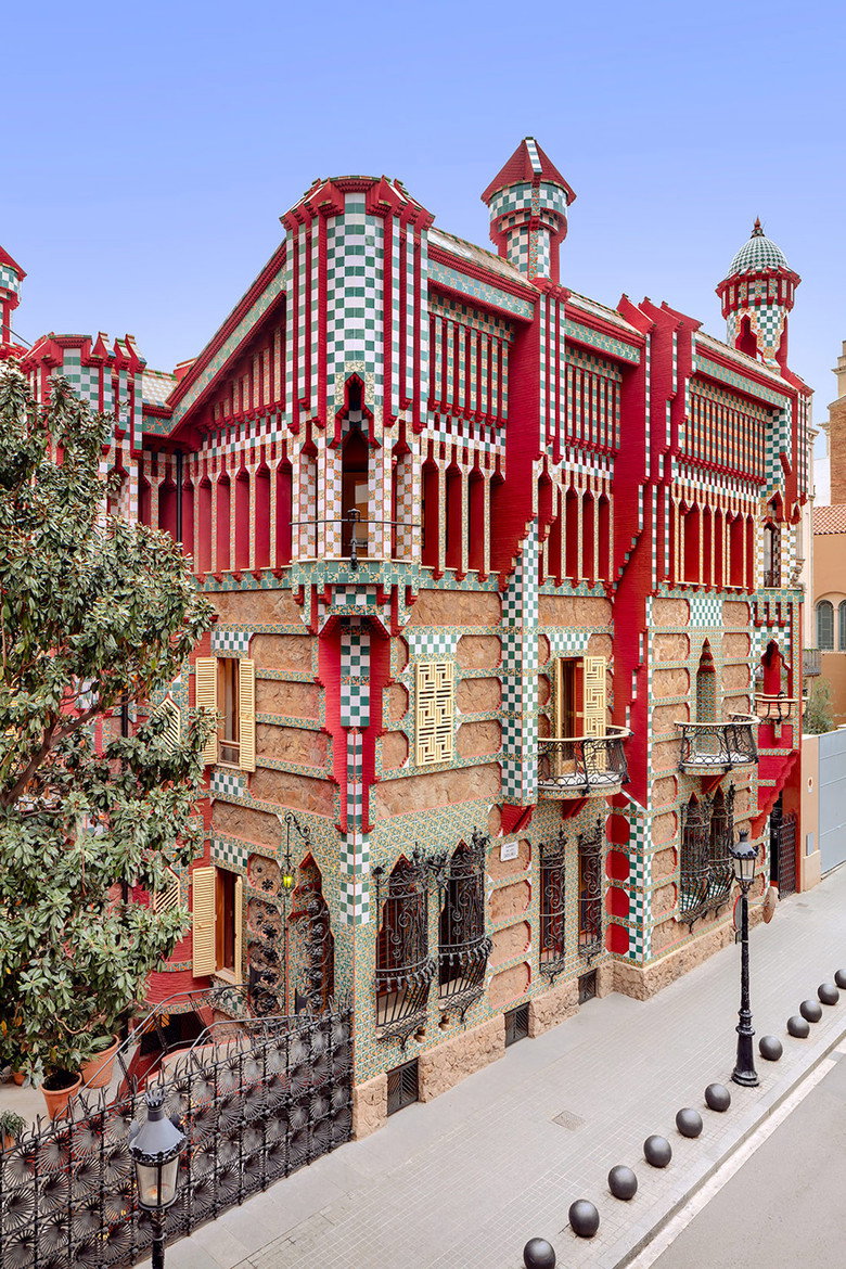 Casa Vicens - Gaudí background