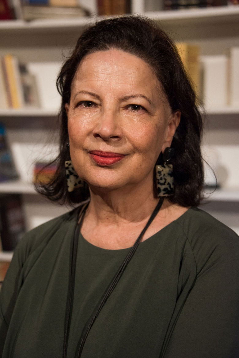 Gabriela Canavilhas portrait image