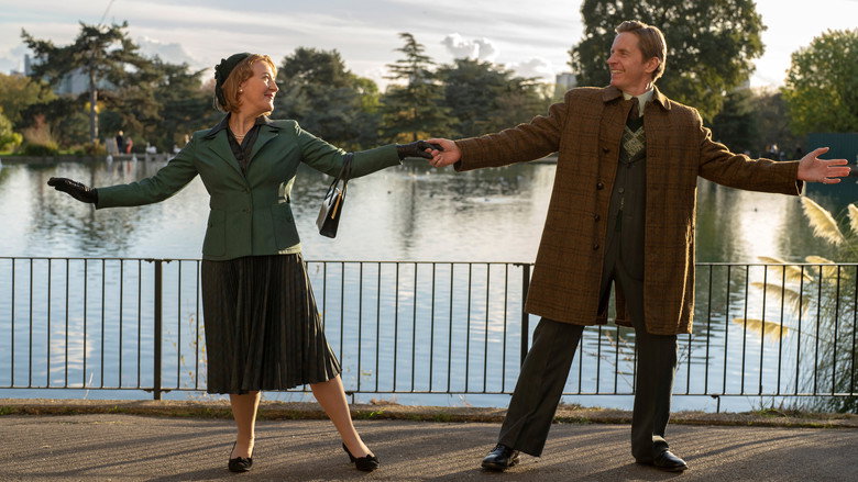 Still from Pennyworth: The Origin of Batman's Butler - ซีซัน 3 ตอน 5