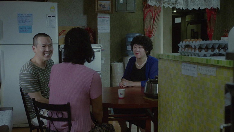 Still from Strangers from Hell - Season 1 Episode 4