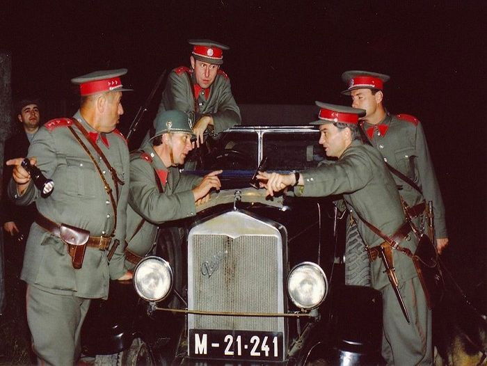 Četnické humoresky Sezóna 3 Epizoda 10 bombuj