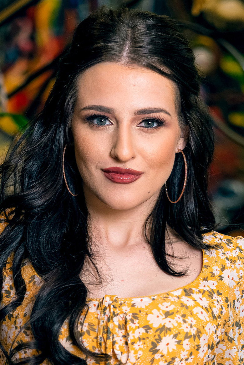 Aubree Valentine photo