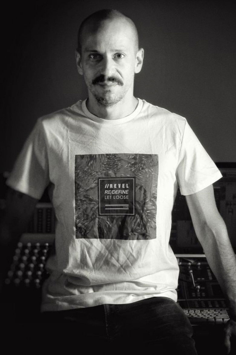 Mauricio López portrait image