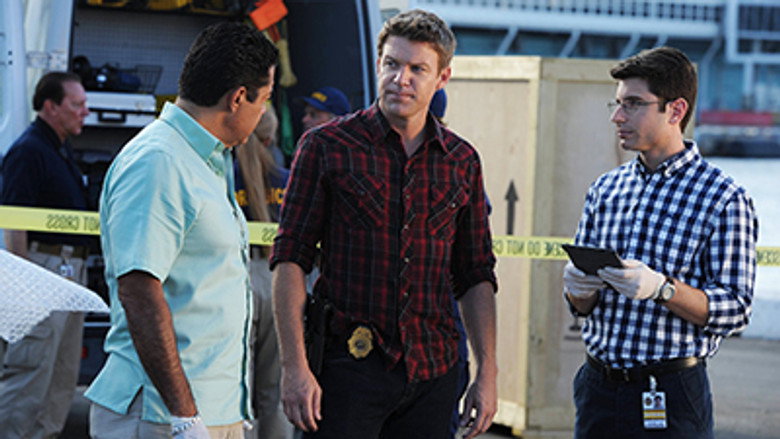 Still from The Glades - Season 4 Episode 10