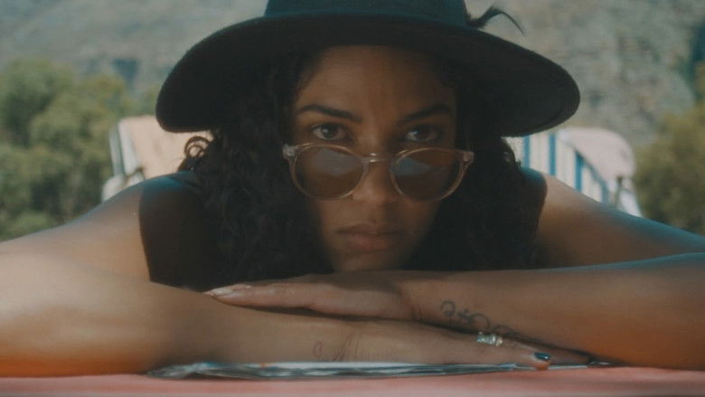 Image d'arrière-plan 3 du film Love, Lies and Hybrids