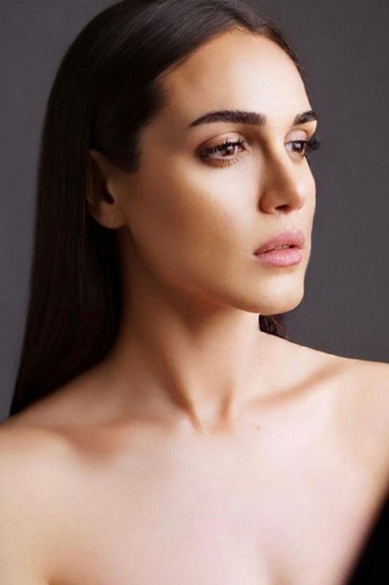 Yağmur Akdağ portrait image