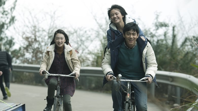 Toby Li comes in between Zhou Dong Yu and Sandra Ma in Soulmate