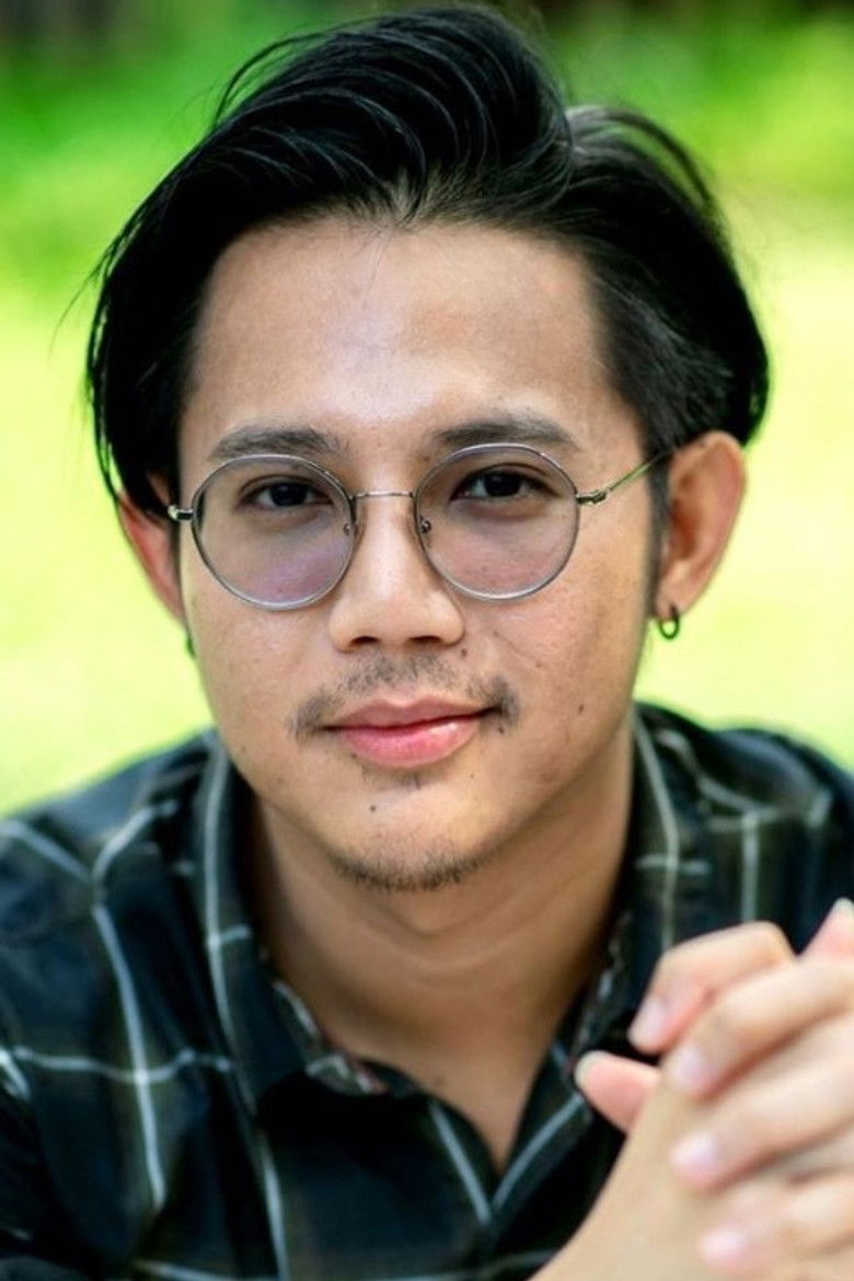 Thanawat Khantrum portrait image