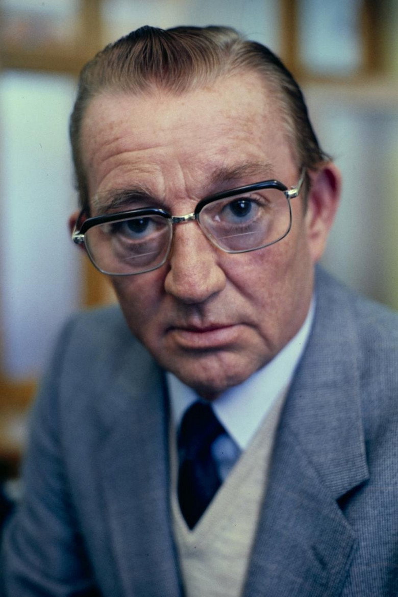Buster Larsen photo 4
