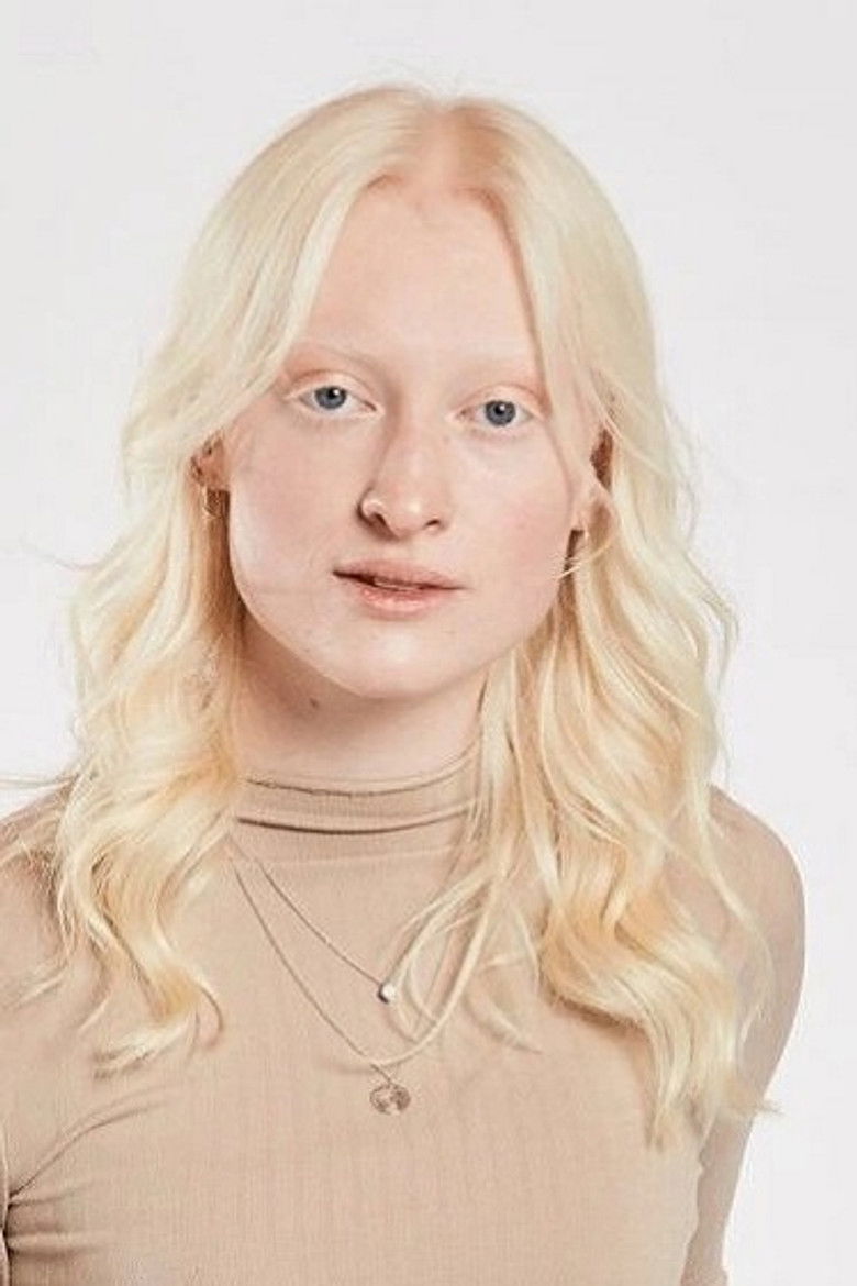 Sara Ullmann portrait image